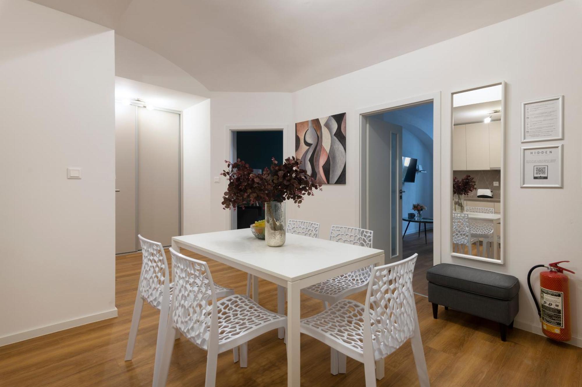 פראג Hidden Art Boutique Residence By Dwellfort מראה חיצוני תמונה
